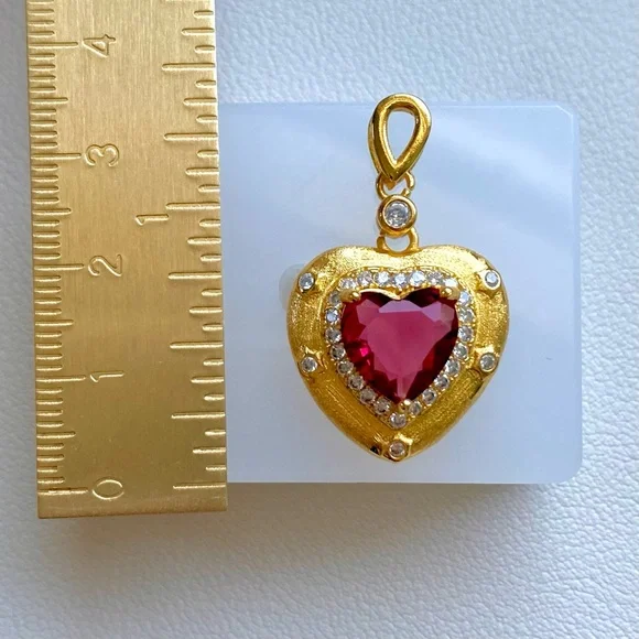 Gold Heart Pendant with red Gemstone - Picture 2 of 3